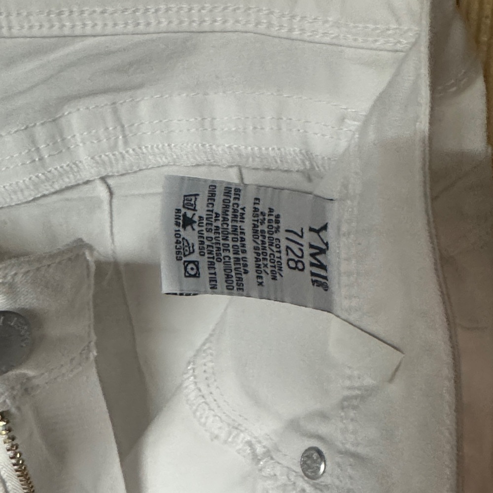 Elegant Cream Skinny Jeans for Women - Picture 3 of 6